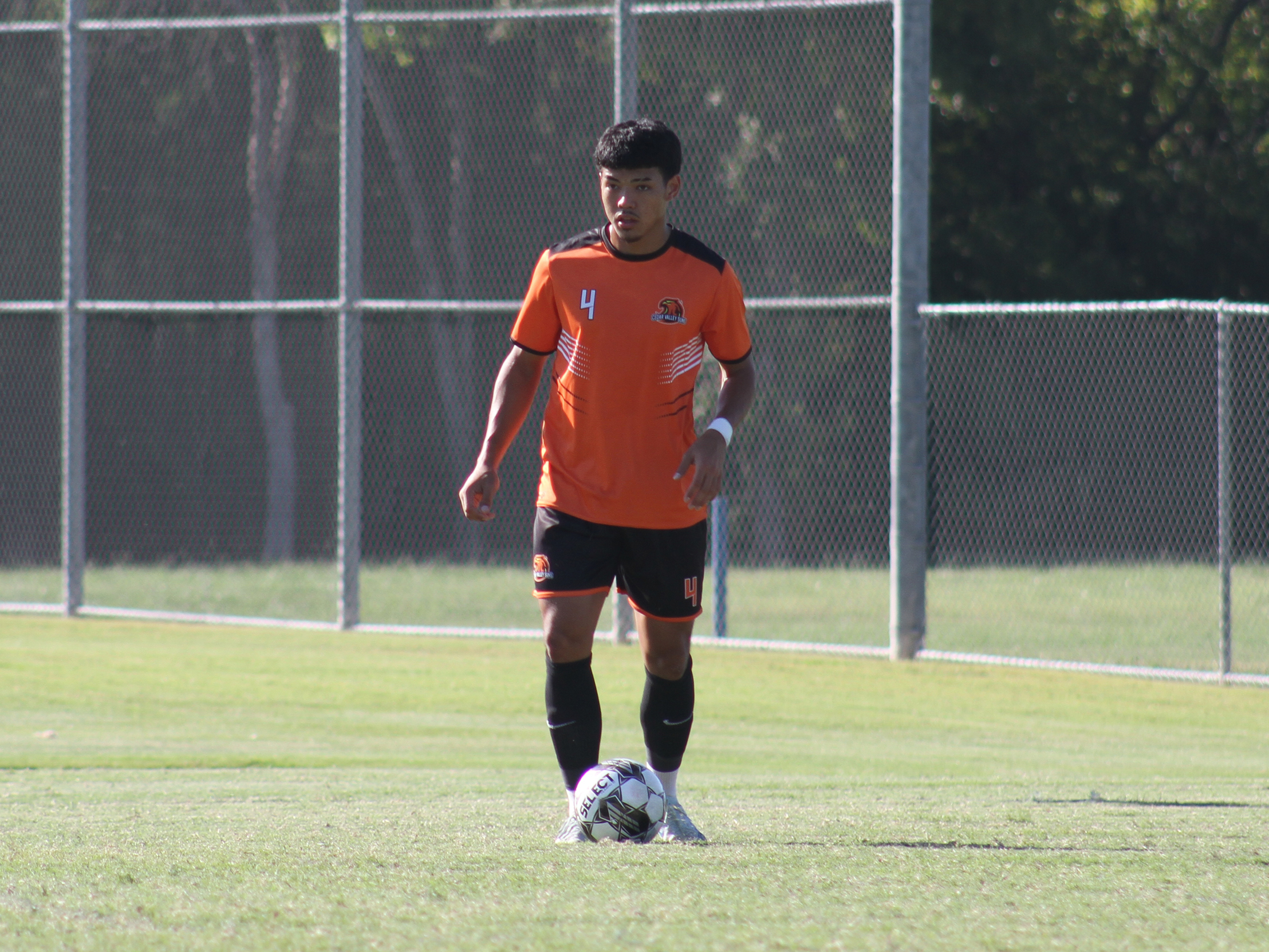 Suns Get Past Nelson University, Improve to 4-0