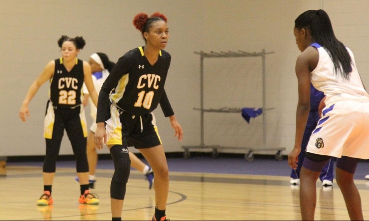 Ward Explodes for 31 Points vs. Mountain View as Women&rsquo;s Basketball Extends Win Streak to 10 Games to Complete Season