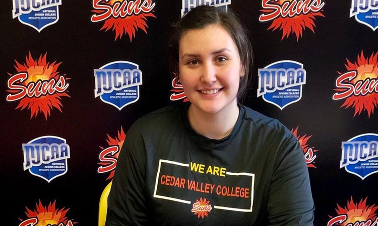 Sunset's De La Paz Signs with Lady Suns Volleyball